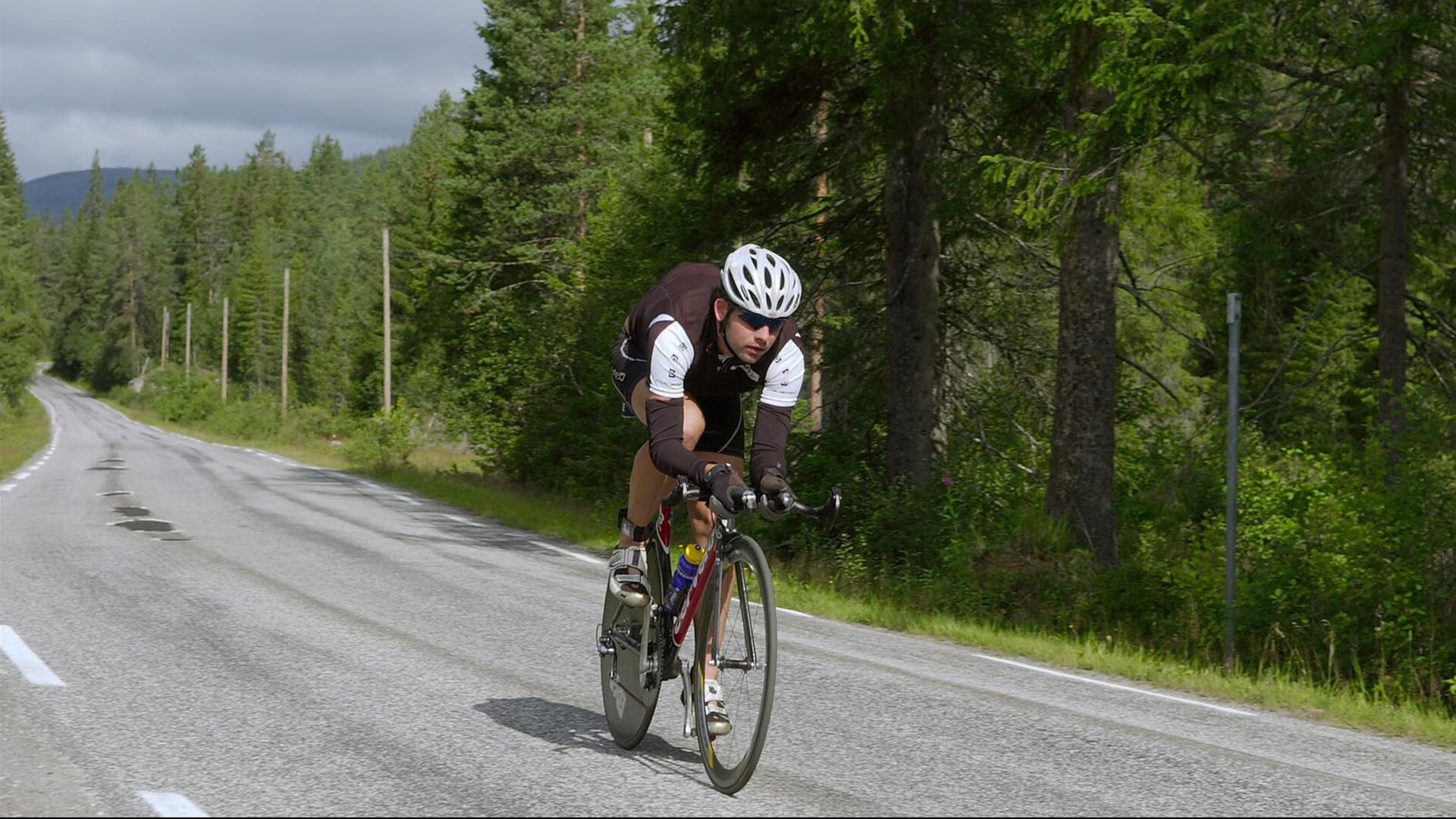克罗地亚生死战取胜利物浦,斯通斯点燃赛场,当足球成为信仰的史诗