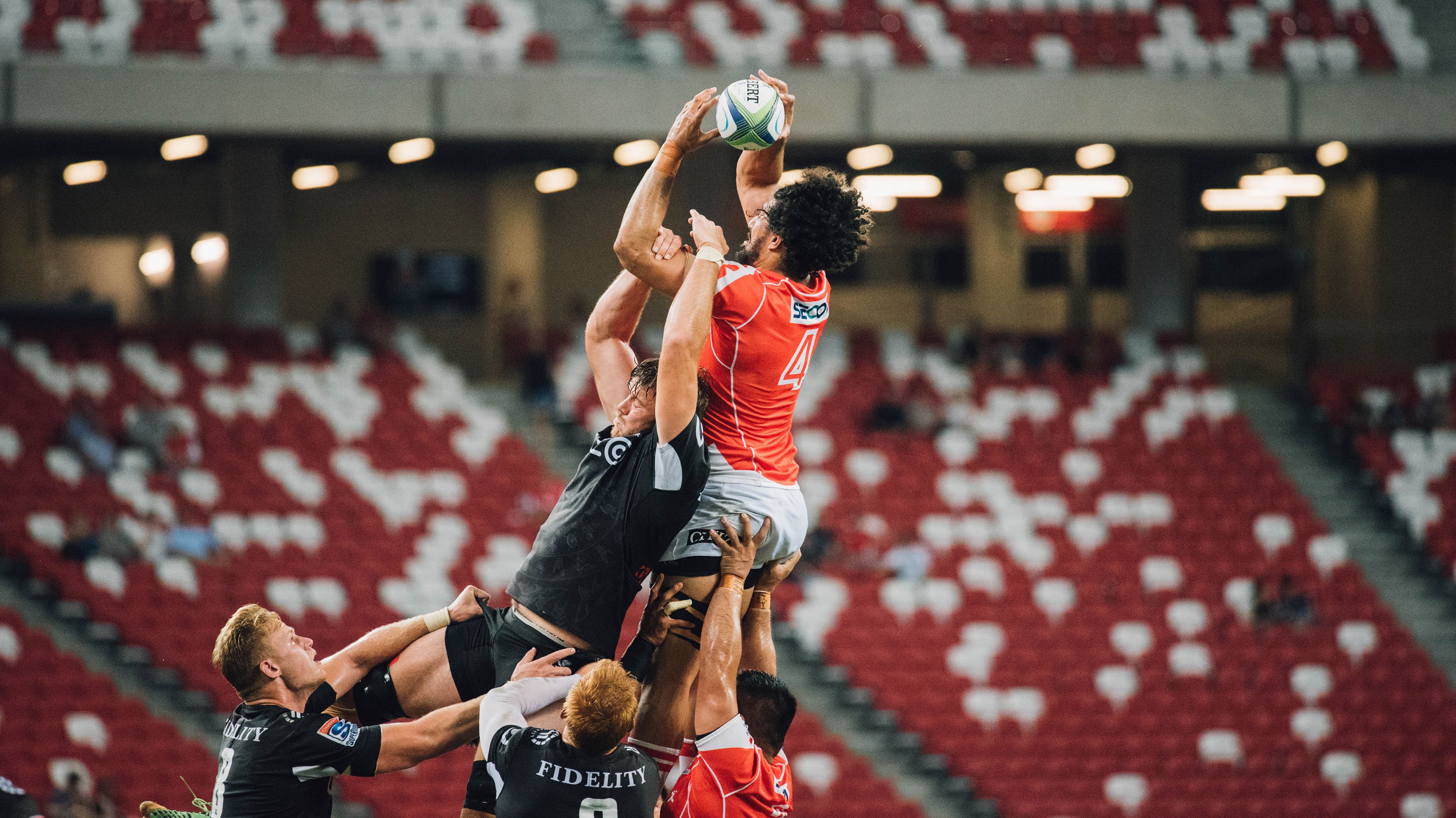 利拉德扛起全队,魔术全面压制快船,一场战术与意志的较量