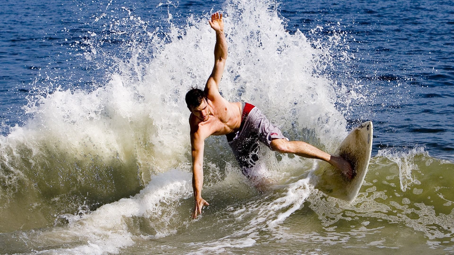 英超争冠焦点战启示，雄鹿战术压制浙江队的篮球智慧