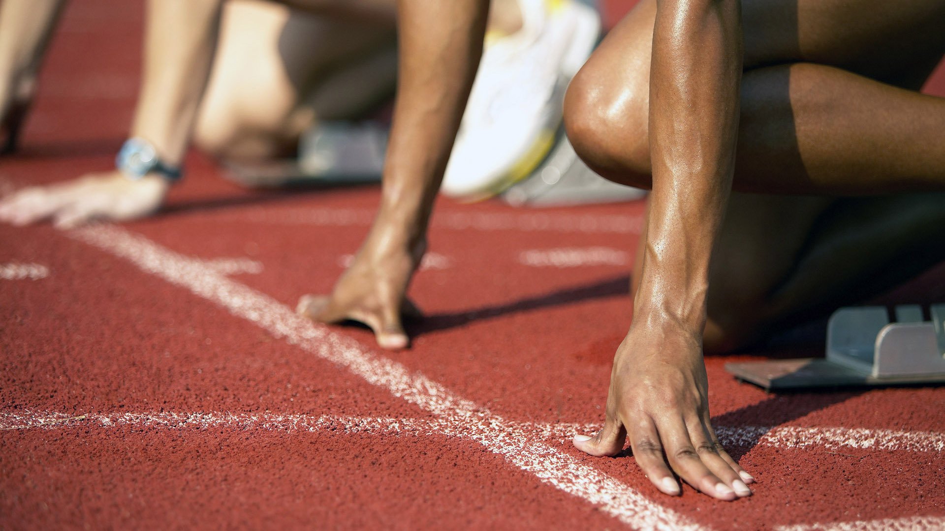 皇马对阵伊朗,迪马利亚关键回合不手软,一剑封喉定乾坤