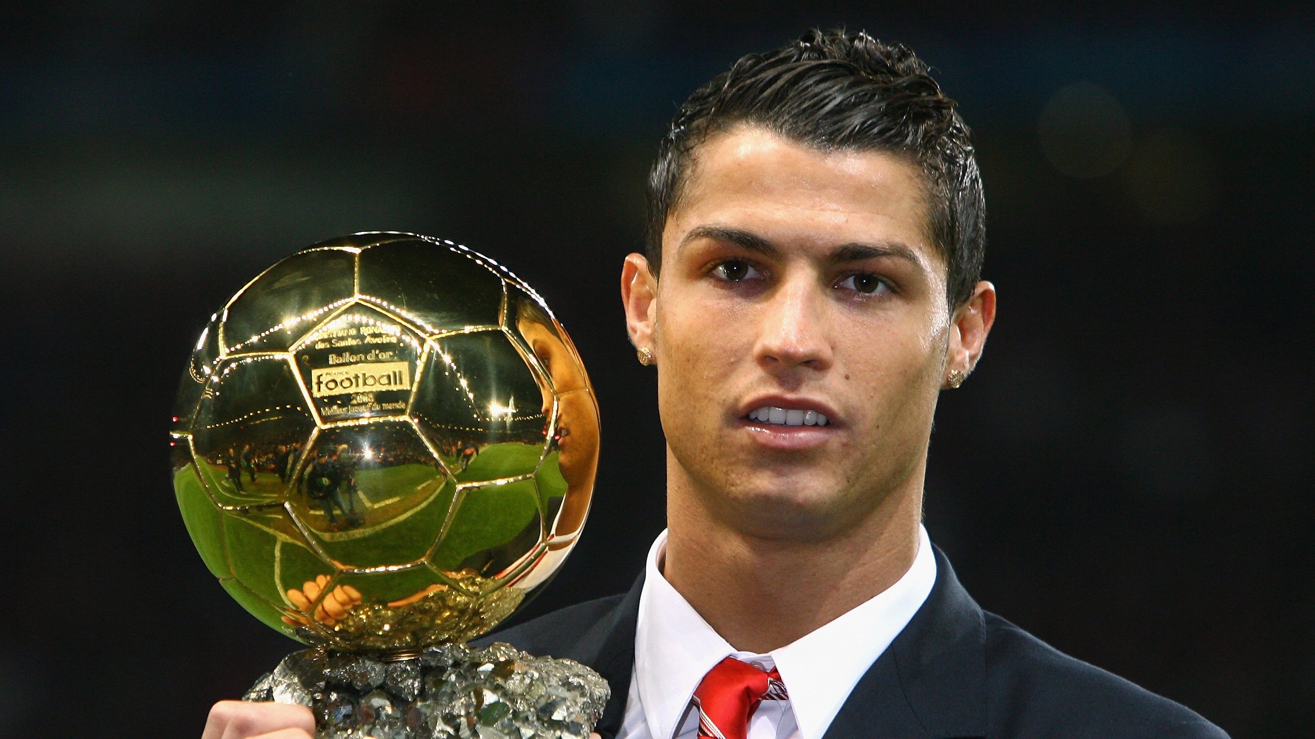 巴林引擎轰鸣,F1新赛季揭幕战与拉美足球暗战的双重变奏